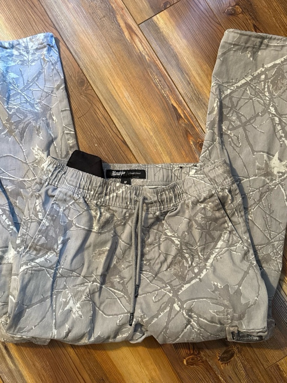 Brooklyn Cloth Gray Camo Branch-Print Joggers